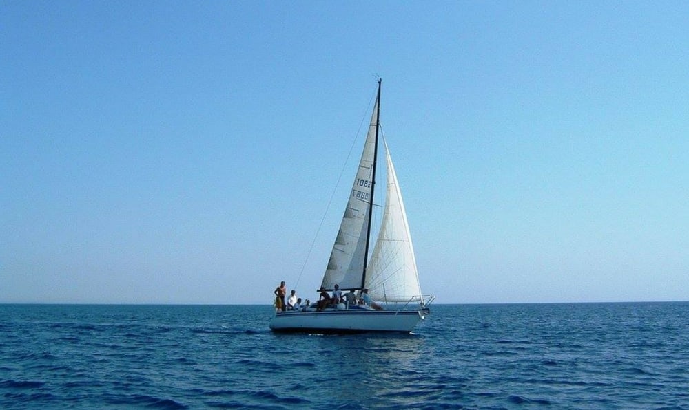 Escursione giornaliera in barca a vela a Favignana-image-4