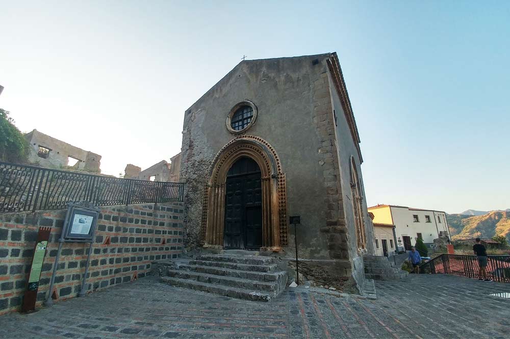 Tour en Ape Calessino à Savoca, le village sicilien du Parrain-image-7