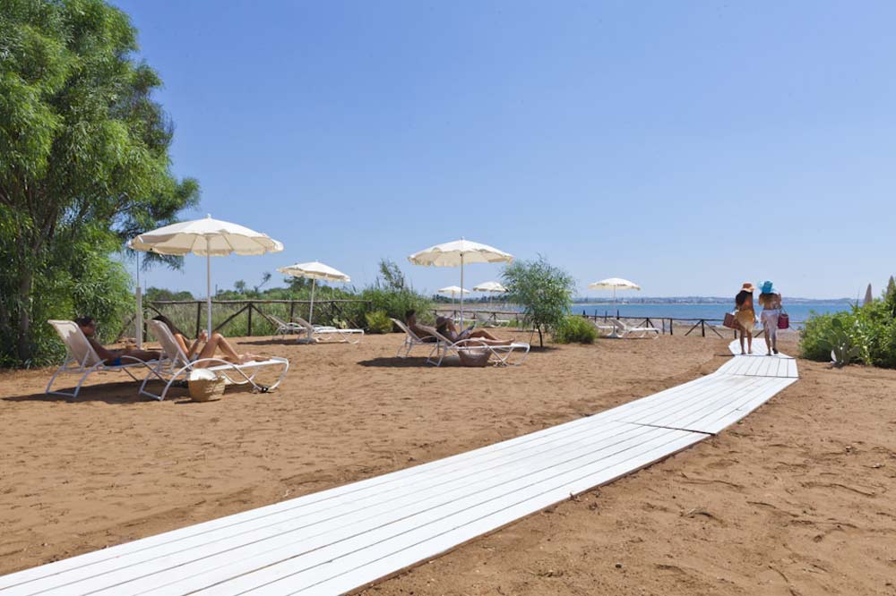 An exclusive seashore with a private beach between Ragusa and Syracuse-image-9