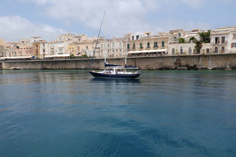 Boat excursion to Ortygia on a caique to discover the Syracuse coast-image-4