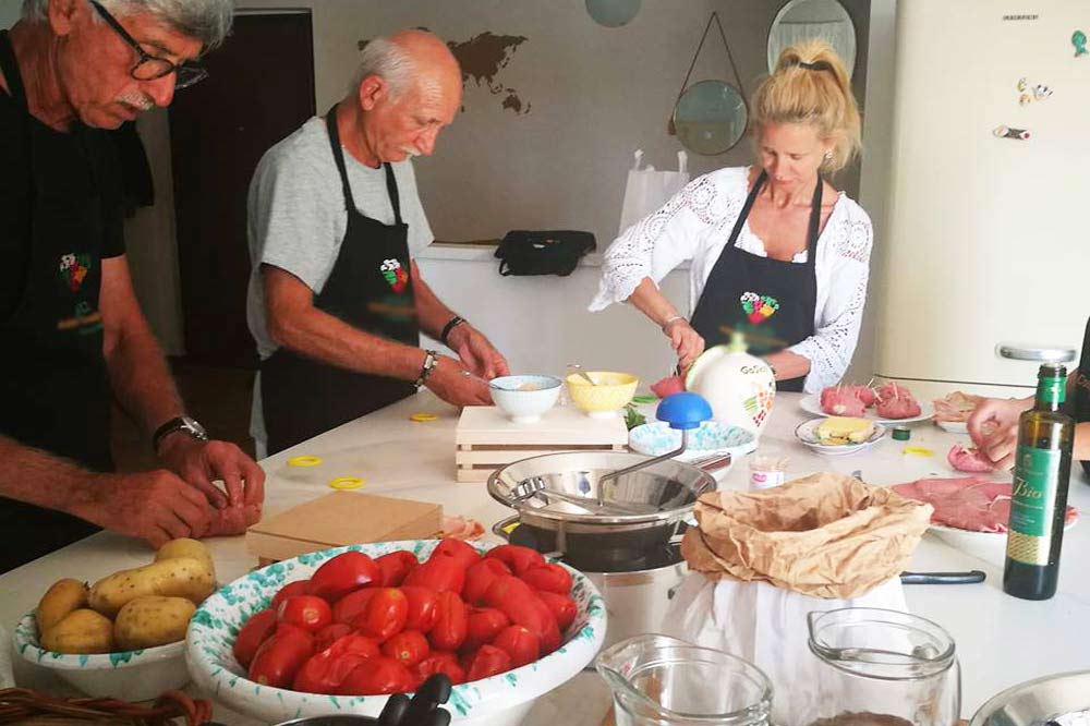 Cours de cuisine sicilienne au parc culturel de la ferme, à deux pas d'Agrigente-image-4