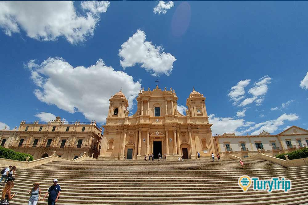 Guided tour of Noto the capital of Sicilian baroque style-image-4