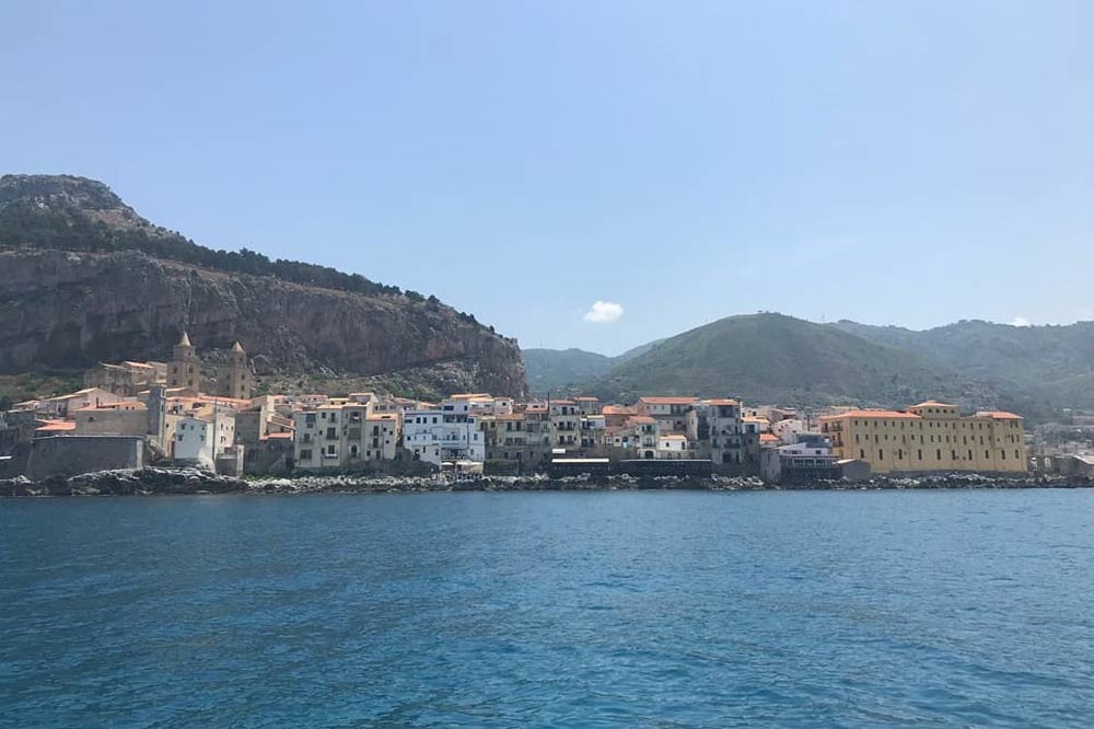 A boat trip to Cefalù on a quest for grottoes and coves-image-6