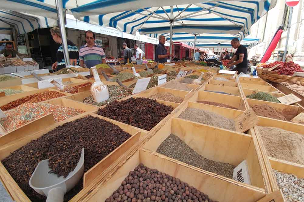 Street Food tour of Ortigia market among the most historic quarters in Syracuse-image-9