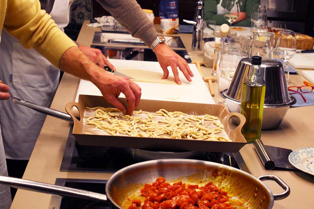 Une lecon de cuisine sicilienne traditionnelle avec le chef à Taormine-image-4